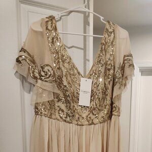 Pretty Hazel Gold dress Size 18